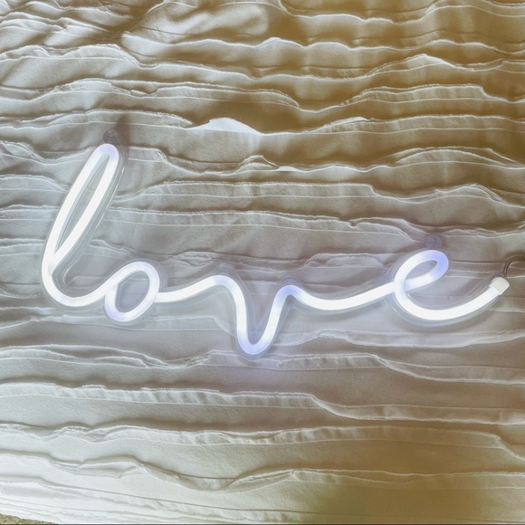 Urban Outfitters Love Neon Light - Picture 3 of 9